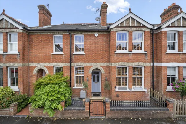 Holstein Avenue, Weybridge, Surrey, KT13, photo 1