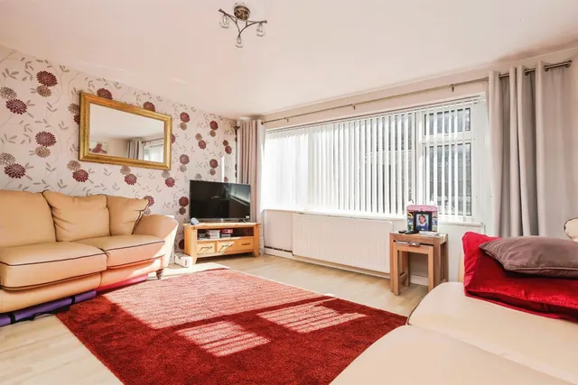 Kempton Park Road, Birmingham, B36, photo 3