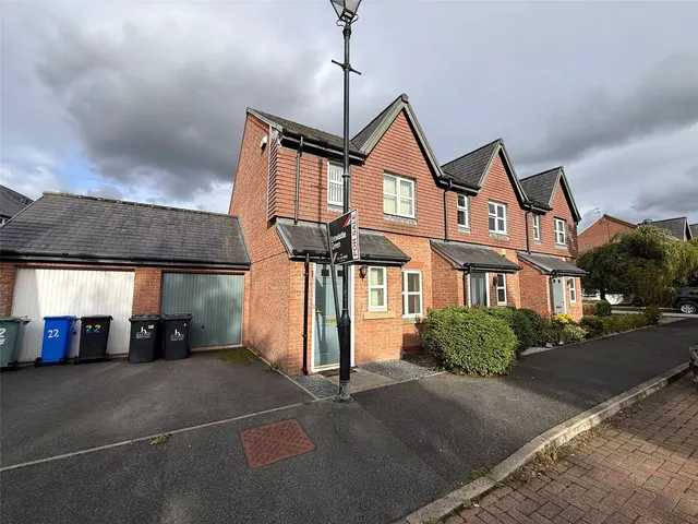 Upton Rocks Mews, Widnes, WA8, photo 2