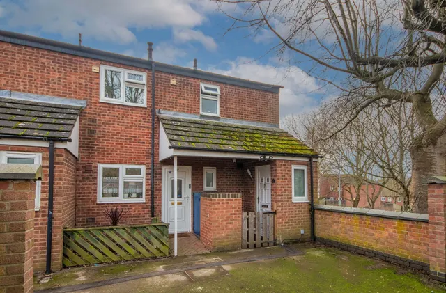 Nest Farm Crescent, Wellingborough, NN8, photo 2