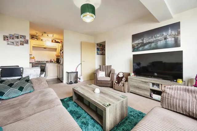Violet Way, Kingsnorth, TN23, photo 2