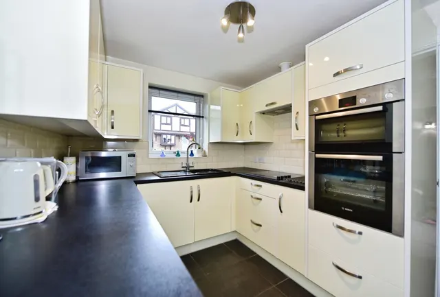 Photo 3 — Foxcroft Drive, Killamarsh, Sheffield, Derbyshire, S21