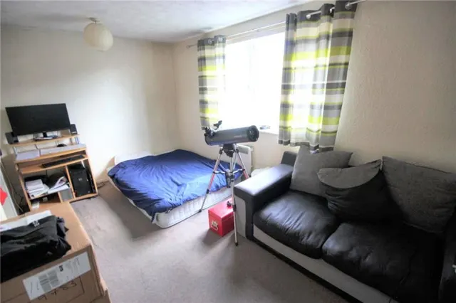 Henley Drive, Droitwich, WR9, photo 3