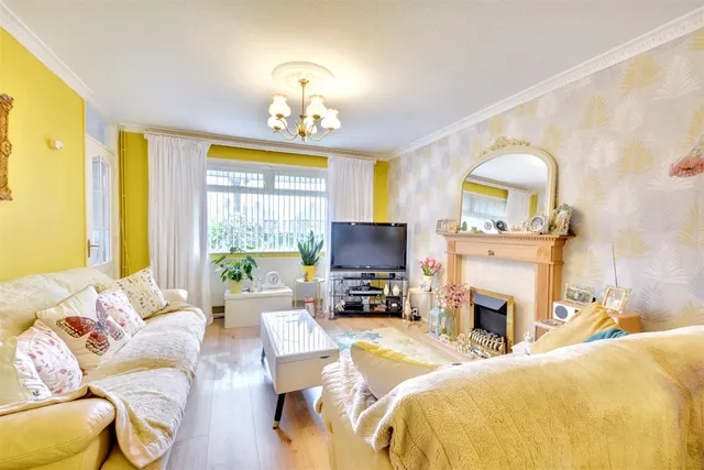 Cairns Close, Nottingham, NG5, photo 2