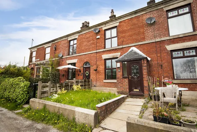 Pleasant Street, Walshaw, BL8, photo 1