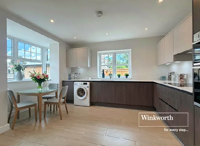 Fairway View Close, West Parley, BH22, photo 3