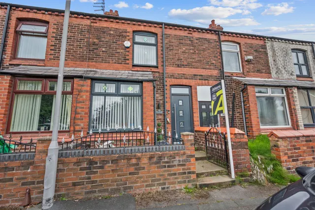 Crown Street, Thatto Heath, St. Helens, St. Helens, WA9 5RD, photo 1