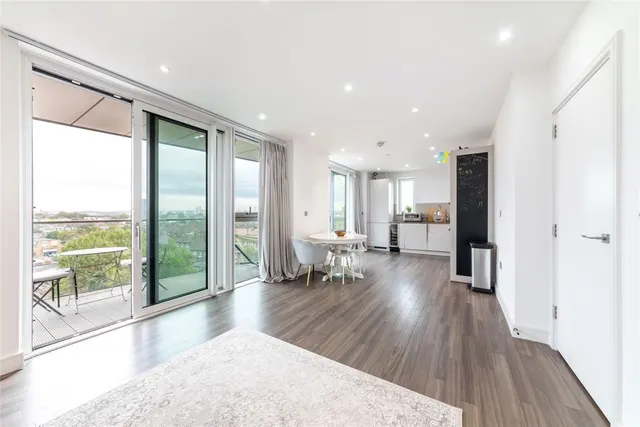 Hebden Place, Nine Elms, photo 1