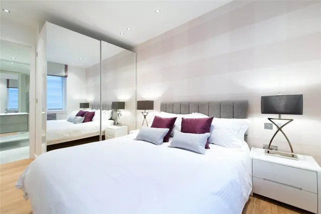 London, SW1X, photo 3