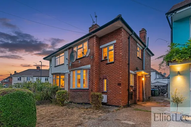 Queensbury Road, Wembley, HA0, photo 1