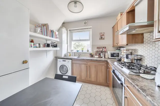 Calderon Road, London, E11, photo 2
