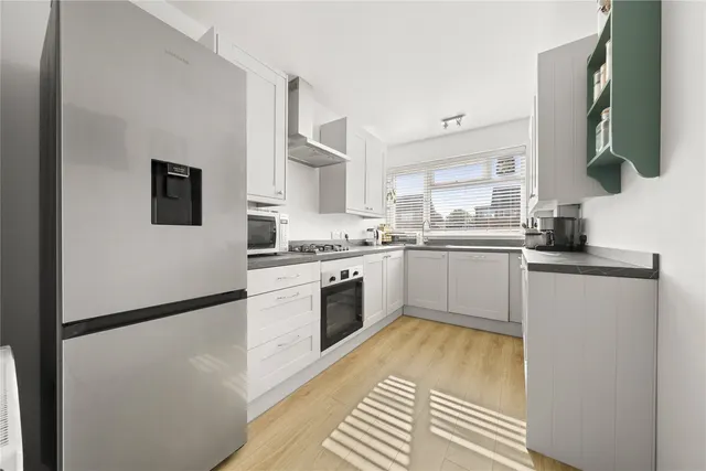 Photo 2 — Oak Hill, Surbiton, KT6