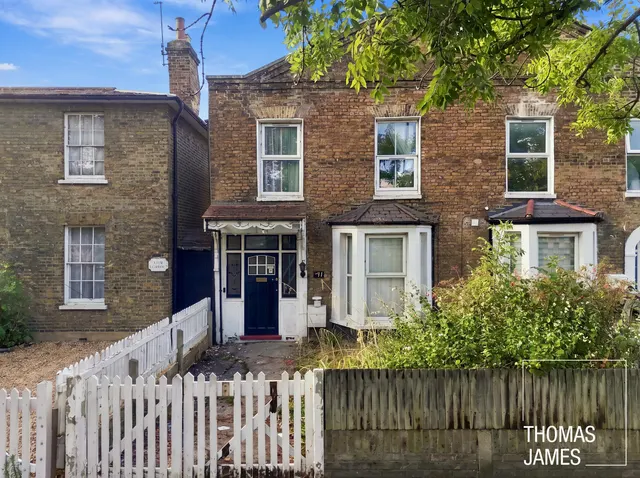 Bounds Green Road, London, N22, photo 1
