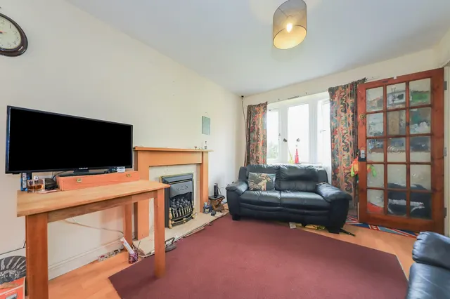 Marksbury Close, Dunstall, WV6, photo 2