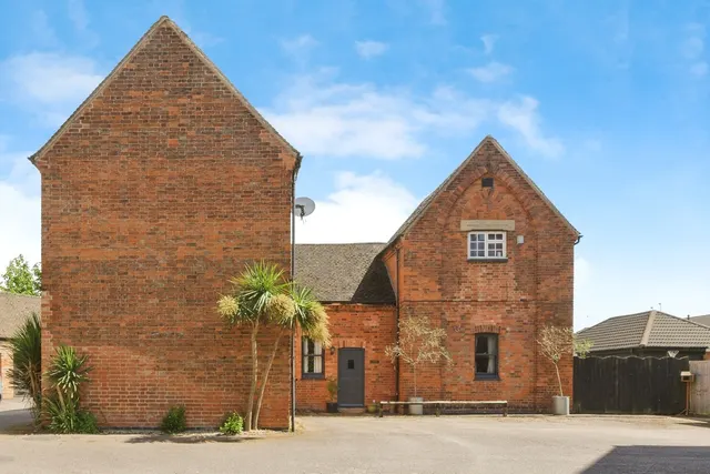 The Firs, Syston, LE7, photo 1