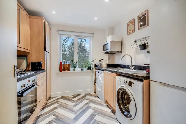 Photo 3 — 25 Gerard Gardens, Great Baddow, Chelmsford, Essex, CM2 9GD