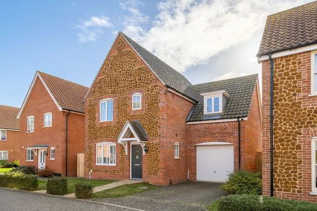 Modern Detached Home in Snettisham, photo 1