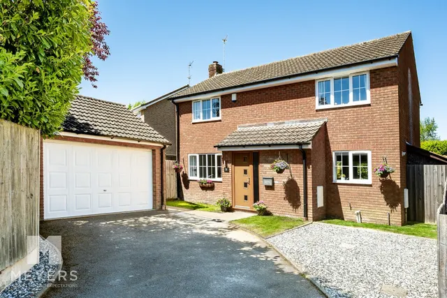 Haywards Farm Close, Verwood, BH31, photo 1