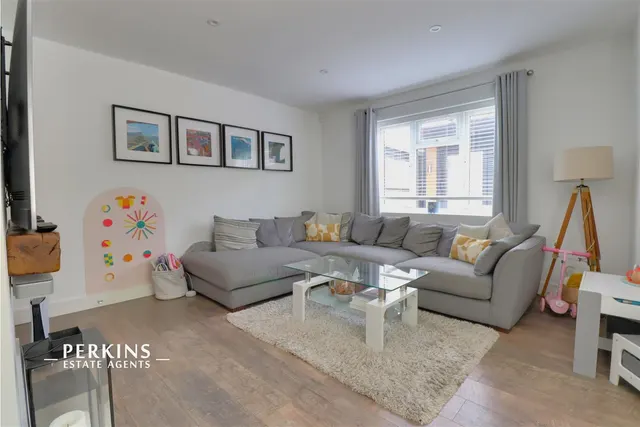 Millet Road, Greenford, UB6, photo 1