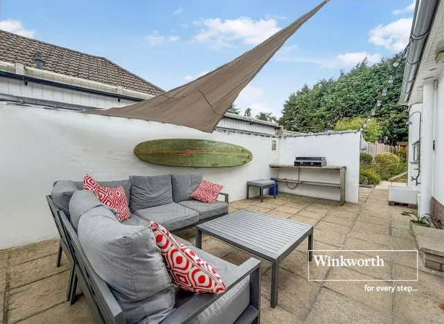Mags Barrow, West Parley, Ferndown, Dorset, BH22, photo 1