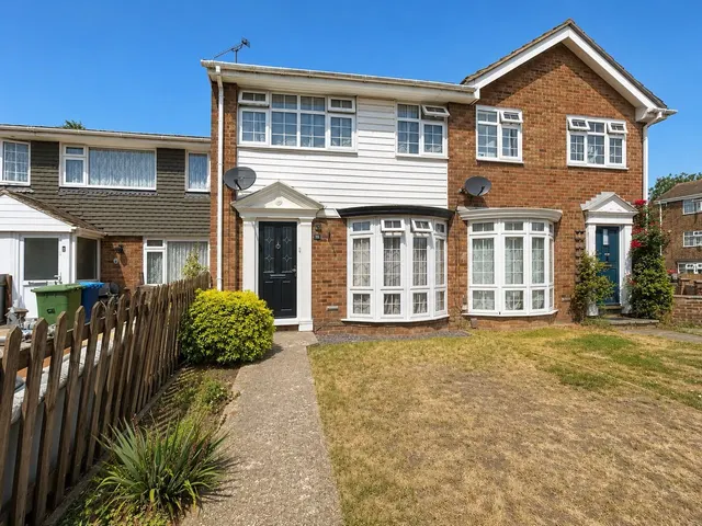 Periwinkle Close, Sittingbourne, ME10, photo 1
