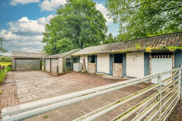 Photo 3 — Bassfield Manchester Road, Walmersley, Bury, BL9 5LY