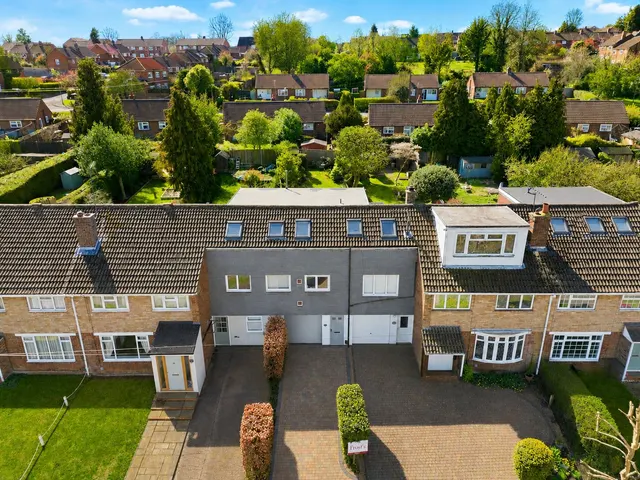 Garrard Way, Wheathampstead, AL4, photo 1
