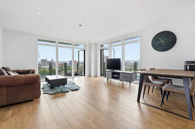 Lamington Heights, London, E14, photo 1