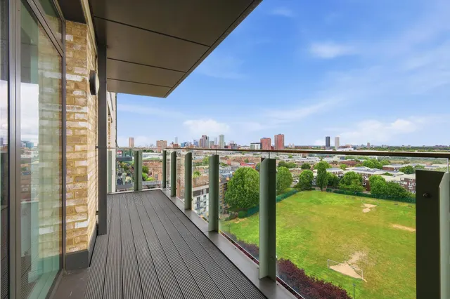 Lamington Heights, London, E14, photo 2