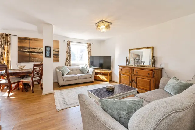 Friern Park, London, N12, photo 3