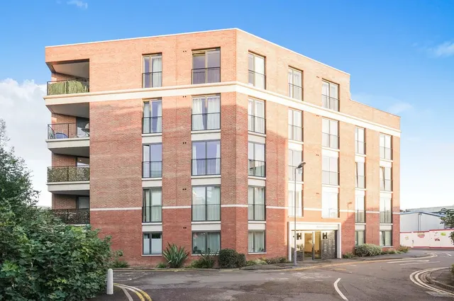 Cowleaze Road, Kingston Upon Thames, KT2, photo 1