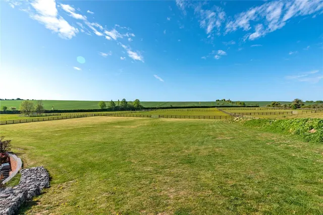 Photo 2 — Greenways, Lambourn, Hungerford, Berkshire, RG17 7LG