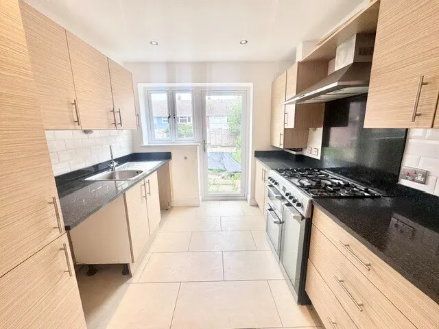 Longmead Avenue, Chelmsford, CM2, photo 2