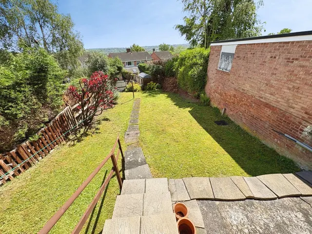 Sandstone Drive, Sheffield, S9, photo 3