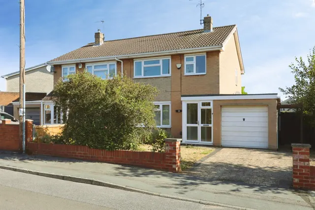 Stirling Avenue, Bawtry, Doncaster, photo 1