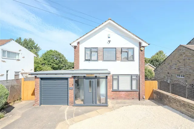 Kingsley Drive, Adel, LS16, photo 1