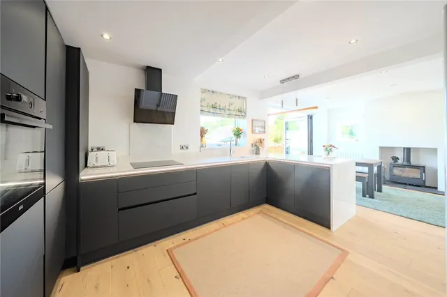 Kingsley Drive, Adel, LS16, photo 2