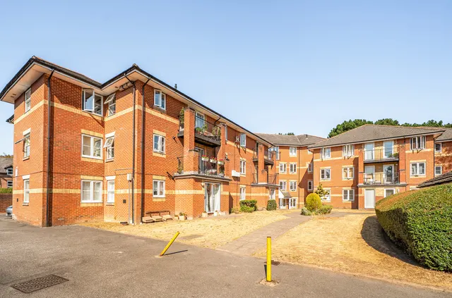 Archers Road, Banister Park, SO15, photo 1