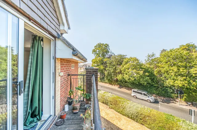 Archers Road, Banister Park, SO15, photo 2