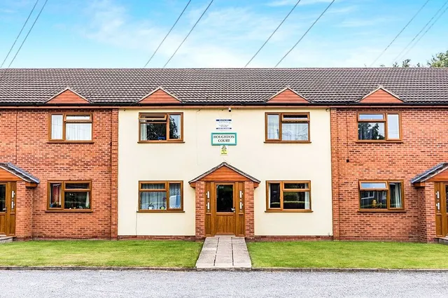 First Avenue, Ketley Bank, TF2, photo 1