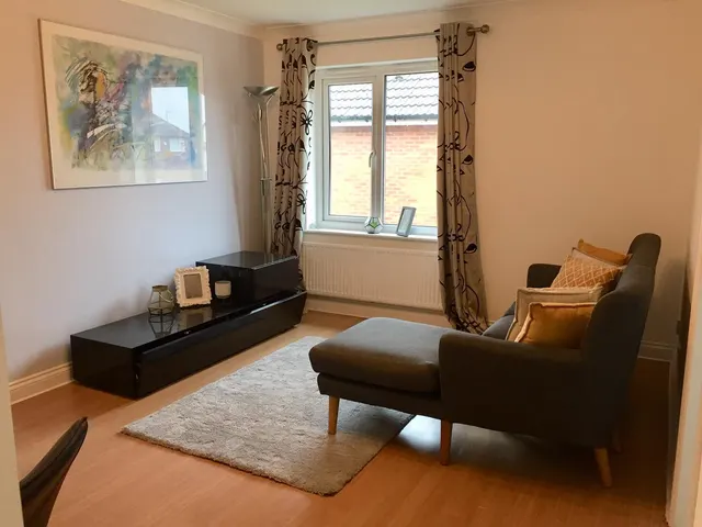 Greenfield Court, Adel, LS16, photo 3