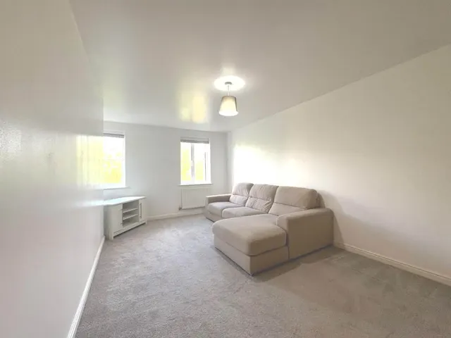 Photo 2 — Barnshaw House, Aylesbury, HP21 8FH