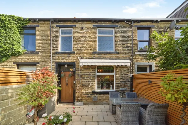 Fartown, Pudsey, LS28, photo 1