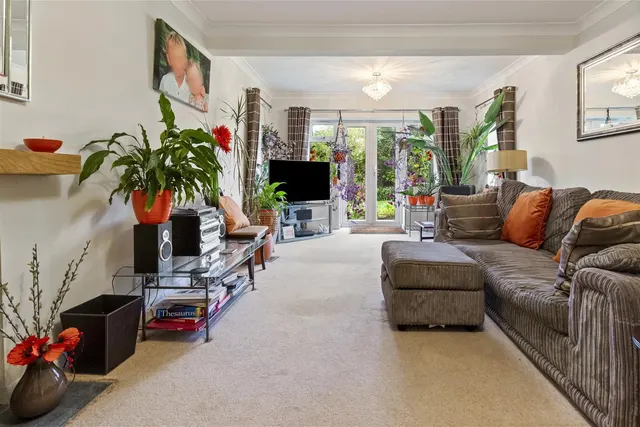 Cowdray Close, Goring-By-Sea, photo 2
