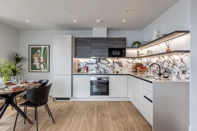 Victoria Road, London, W3, photo 3