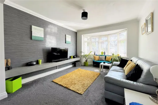 Photo 3 — Larkfield Way, Brighton BN1 8EF