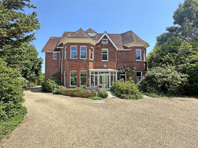 Brockenhurst, Hampshire, photo 1