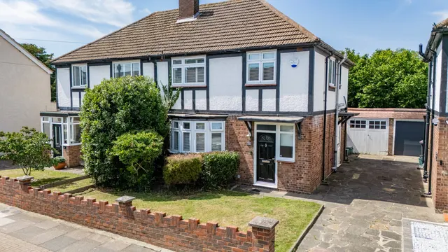 Princes Plain, Bromley, BR2, photo 1