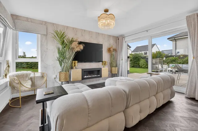 Photo 3 — 48 Cumbrae Drive, Doonfoot, KA7 4GA