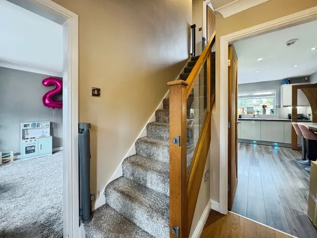 Bluestone Drive, Heaton Mersey, SK4, photo 3